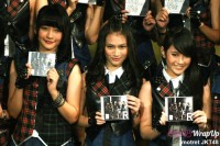 JKT48 Launching Single River aIMG_9668 Devi Kinal Putri -- Melody Nurramdhani Laksani -- Nabilah Ratna Ayu Azalia - Ayuchin