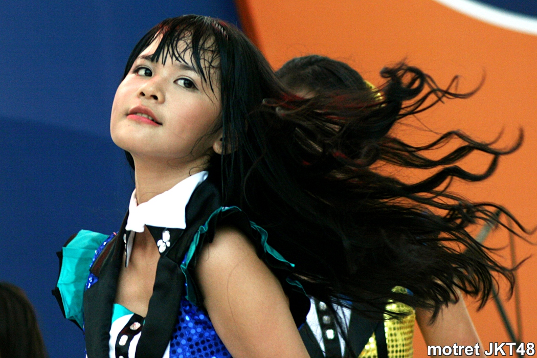 Delima Rizky JKT48 di Mandiri Karnaval Nusantara 2013