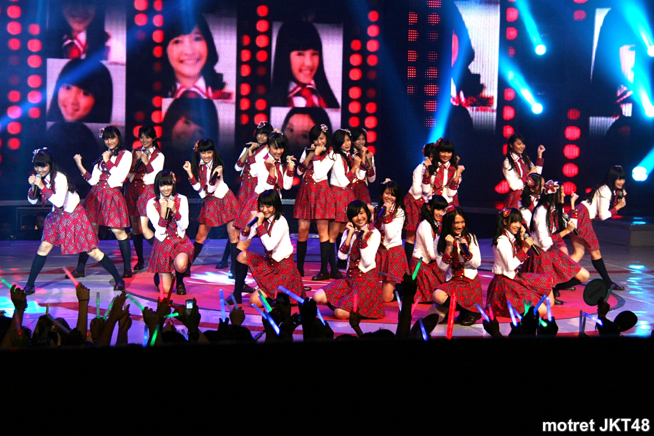 JKT48 di Megakonser JKT48 RCTI 2012