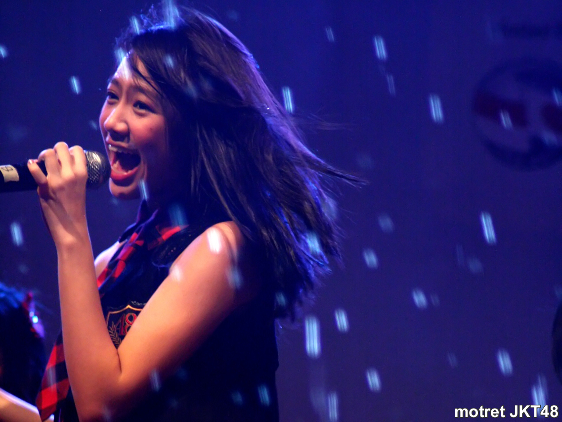 Shania Junianatha (Shanju) JKT48 di Japan Indonesia Expo 2013