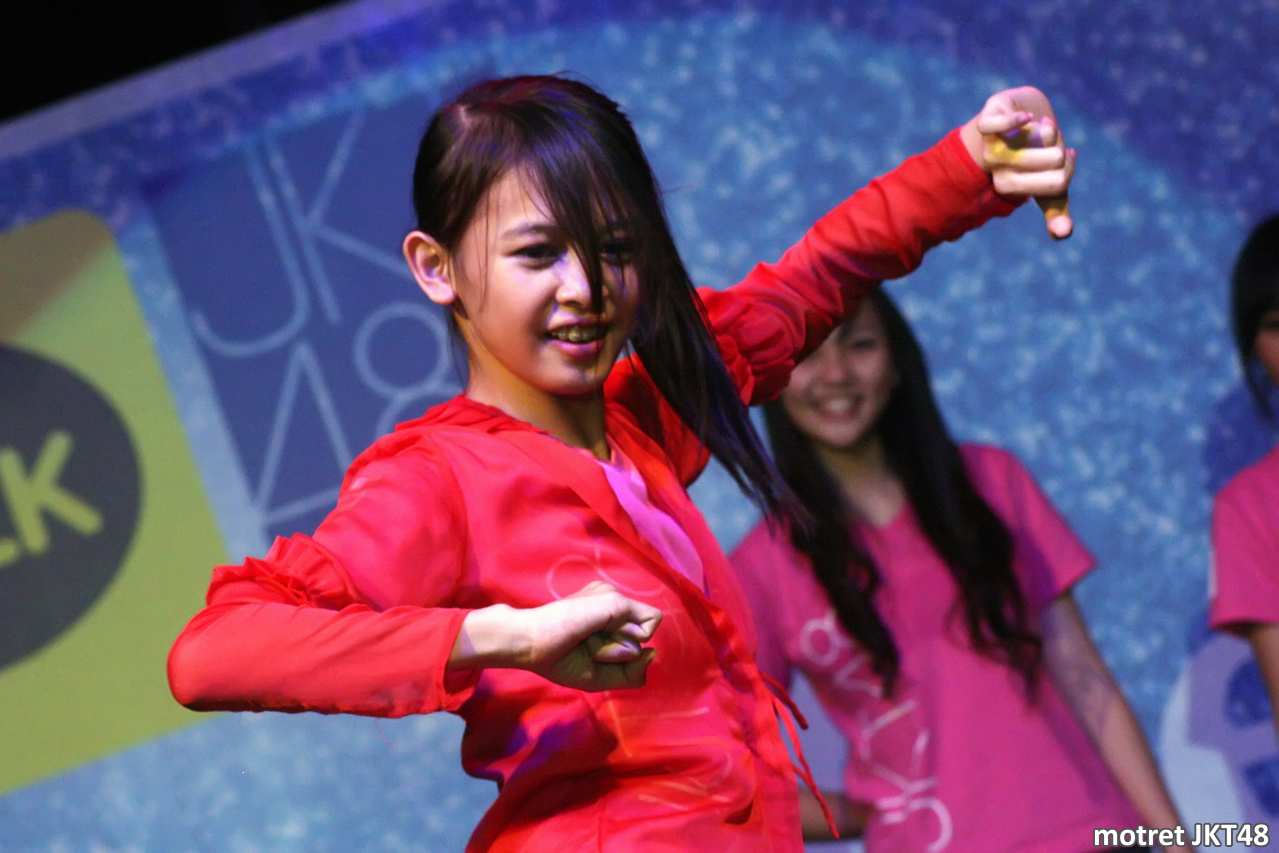 Feni Fitriyanti JKT48 Flying Get Handshake Festival Jakarta 18-05-2014