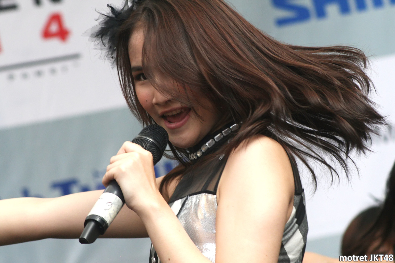 Frieska Anastasia Laksani JKT48 Jakarta Kizuna Ekiden Ennichisai Blok M 25-05-2014
