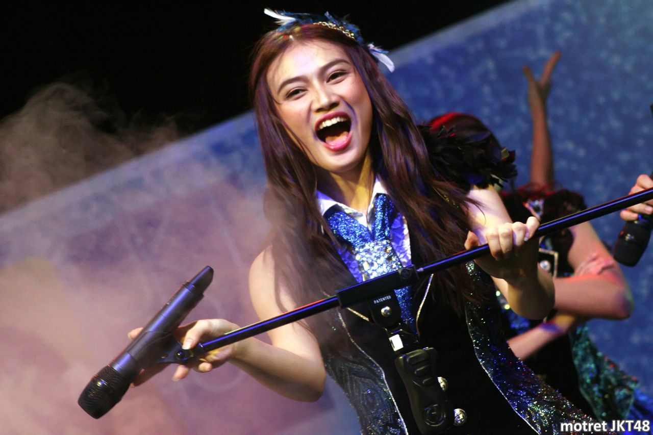 Melody Nurramdhani Laksani JKT48 Flying Get Handshake Festival Jakarta 18-05-2014