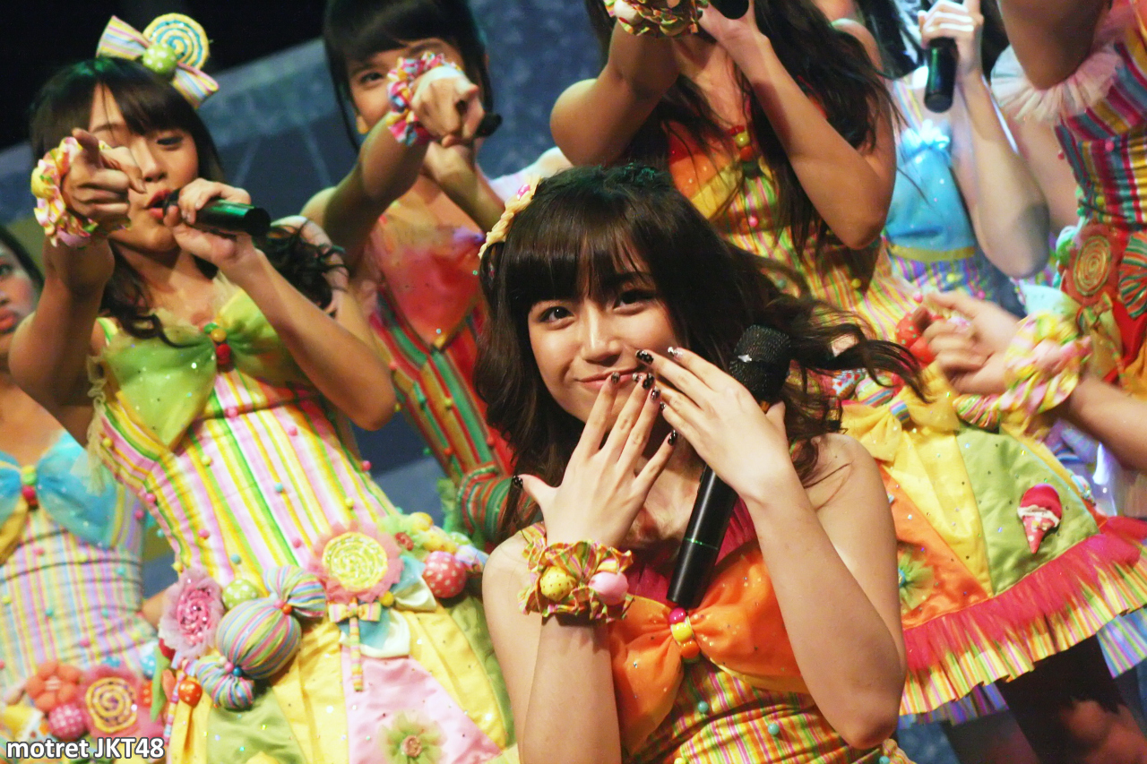 Sinka Juliani JKT48 Flying Get Handshake Festival Jakarta 18-05-2014
