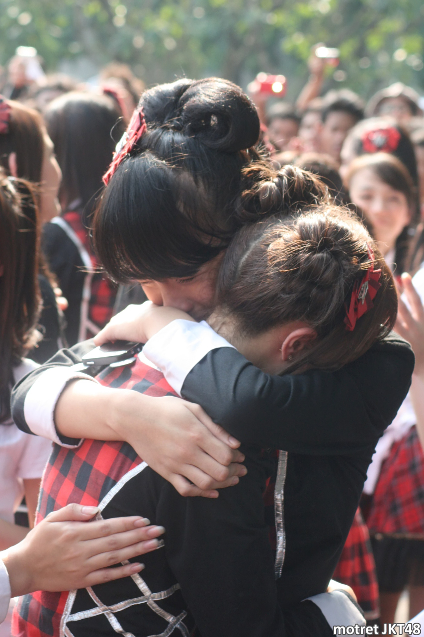 Ayana Shahab -Achan- dan Beby Chaesara Anadila JKT48 Pengumuman Pajama Drive Revival Show Jakarta 17-08-2014