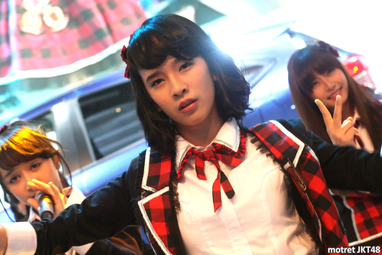 Beby Chaesara Anadila JKT48 Indonesia International Motor Show IIMS 2014 21-09-2014