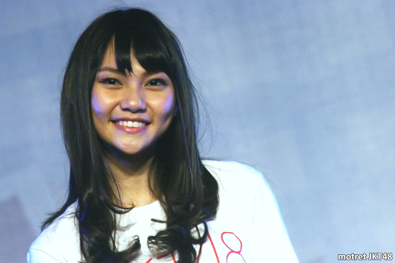 Andela Yuwono JKT48 Gingham Check Handshake Festival Jakarta 04-10-2014
