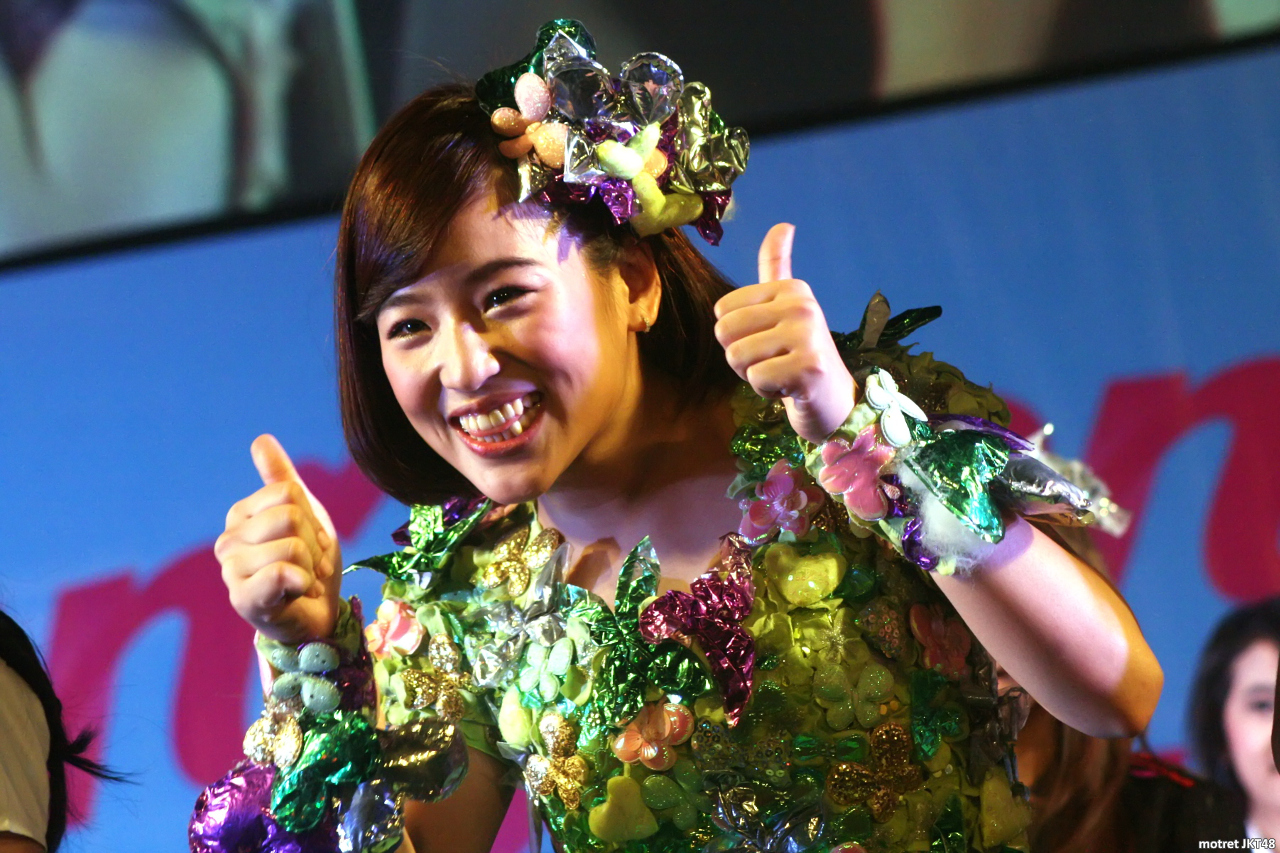 Haruka Nakagawa -Harugon- JKT48 Kokoro No Placard Handshake Festival 07-12-2014