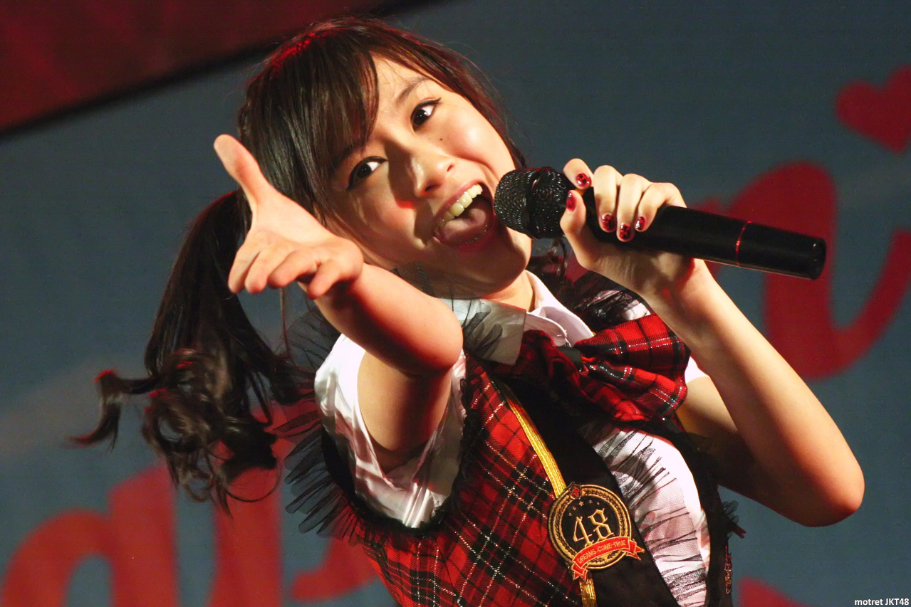 Michelle Christo Kusnadi JKT48 Kokoro No Placard Handshake Festival 07-12-2014