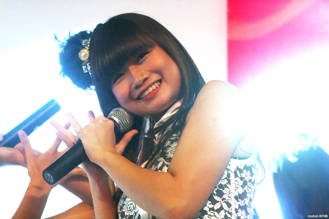 Sonia Natalia JKT48 Honda HR-V Event Jakarta 06-12-2014