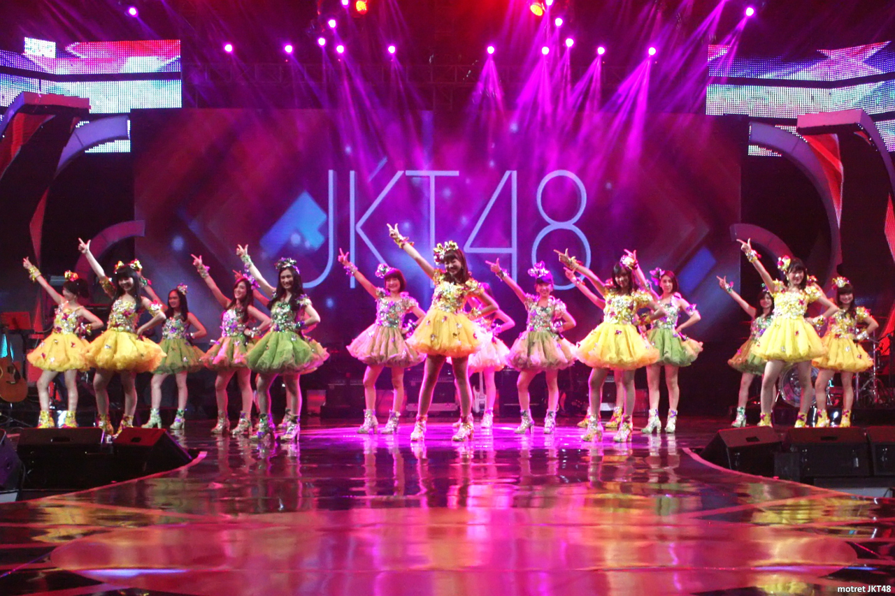 JKT48 Persembahan Cinta HUT MNC TV Jakarta 20-10-2014