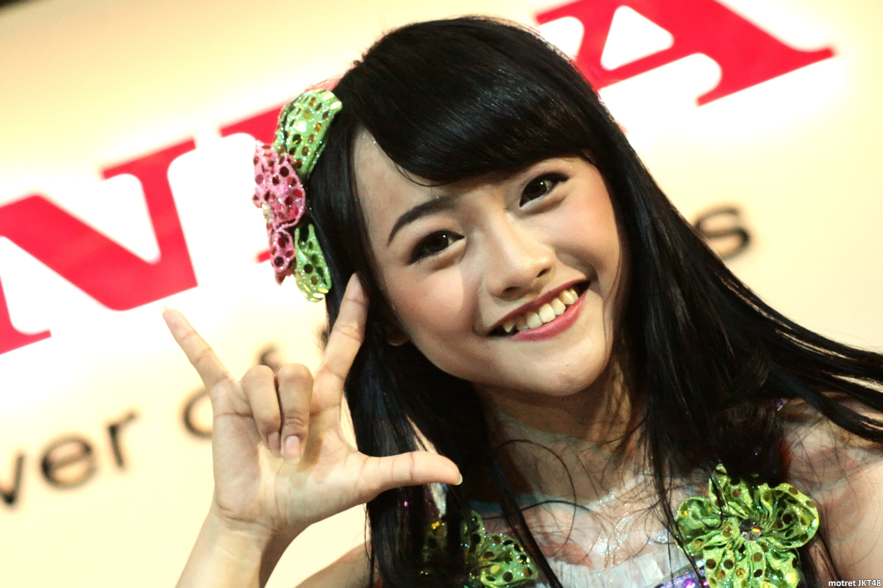 Rona Anggreani -Ayen- JKT48 Honda Booth Gandaria City Jakarta 06-06-2015