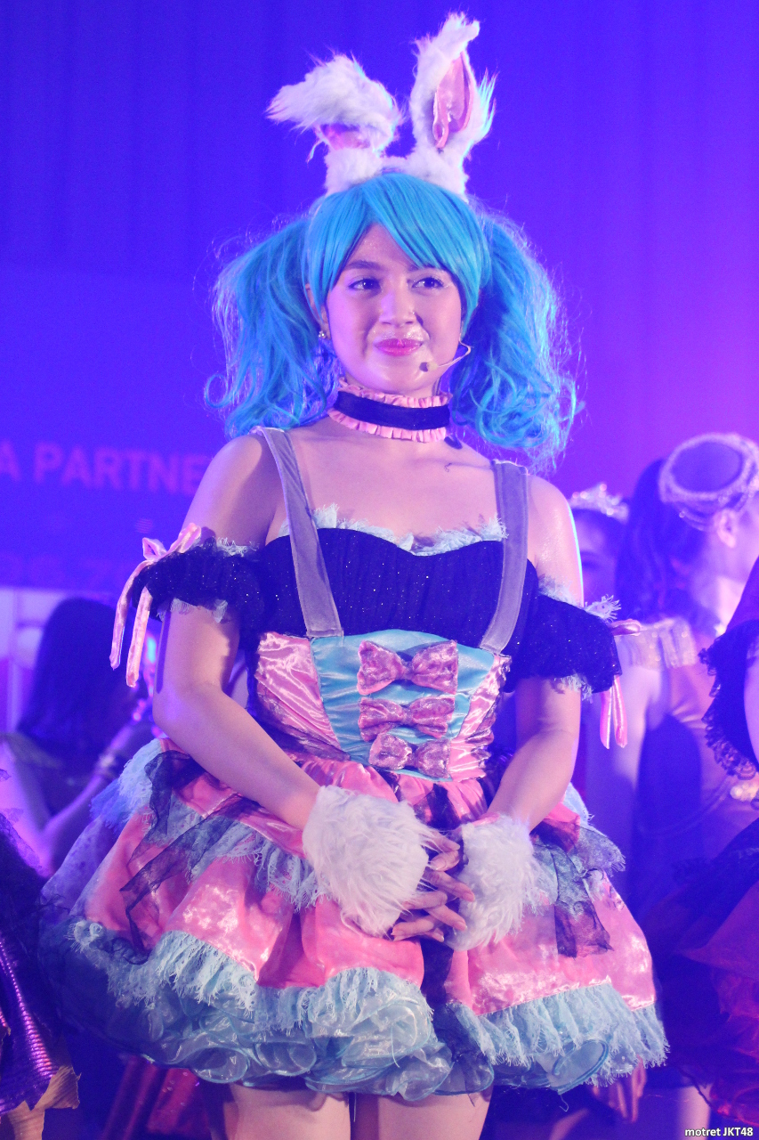 Nabila Ratna Ayu Azalia JKT48 Refrain Penuh Harapan Handshake Festival Jakarta 17-08-2015