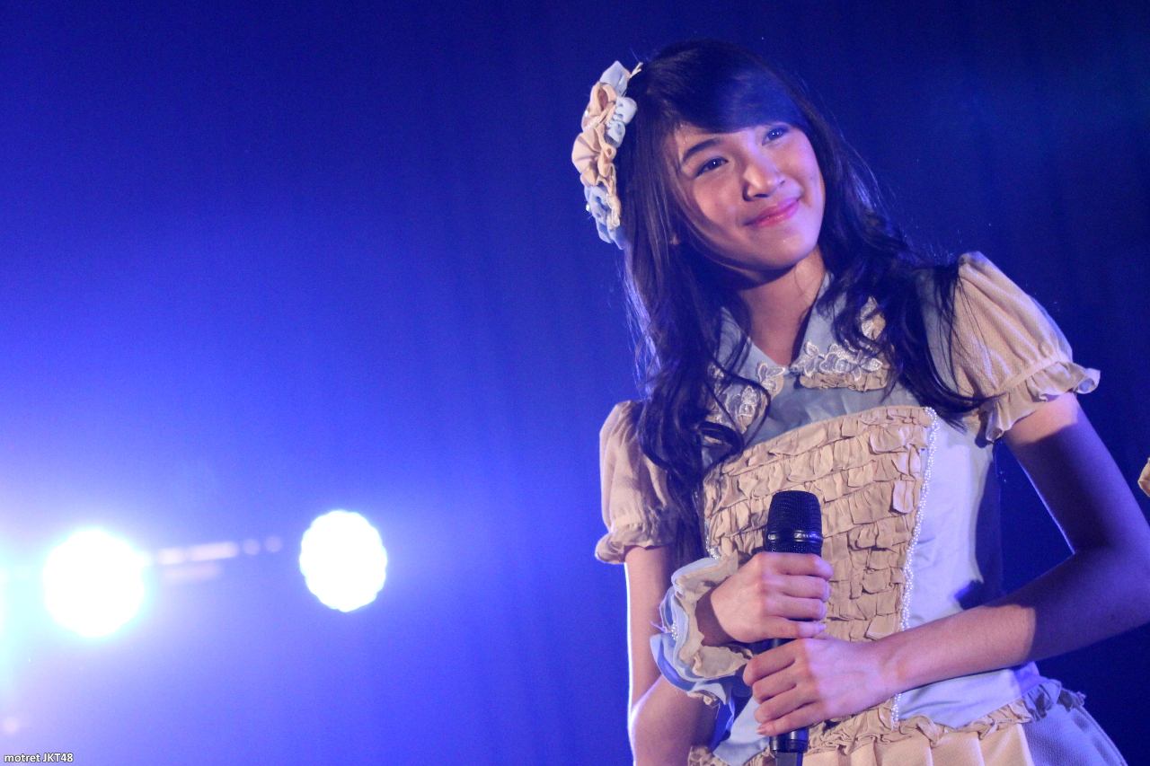 Shani Indira Natio JKT48 Refrain Penuh Harapan Handshake Festival Jakarta 17-08-2015