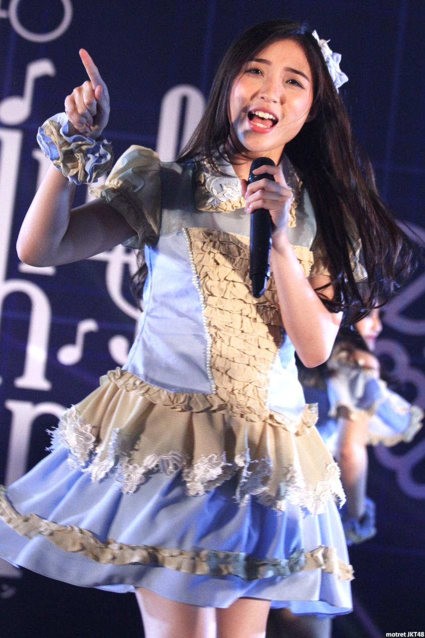 Shinta Naomi JKT48 Refrain Penuh Harapan Handshake Festival Jakarta 17-08-2015