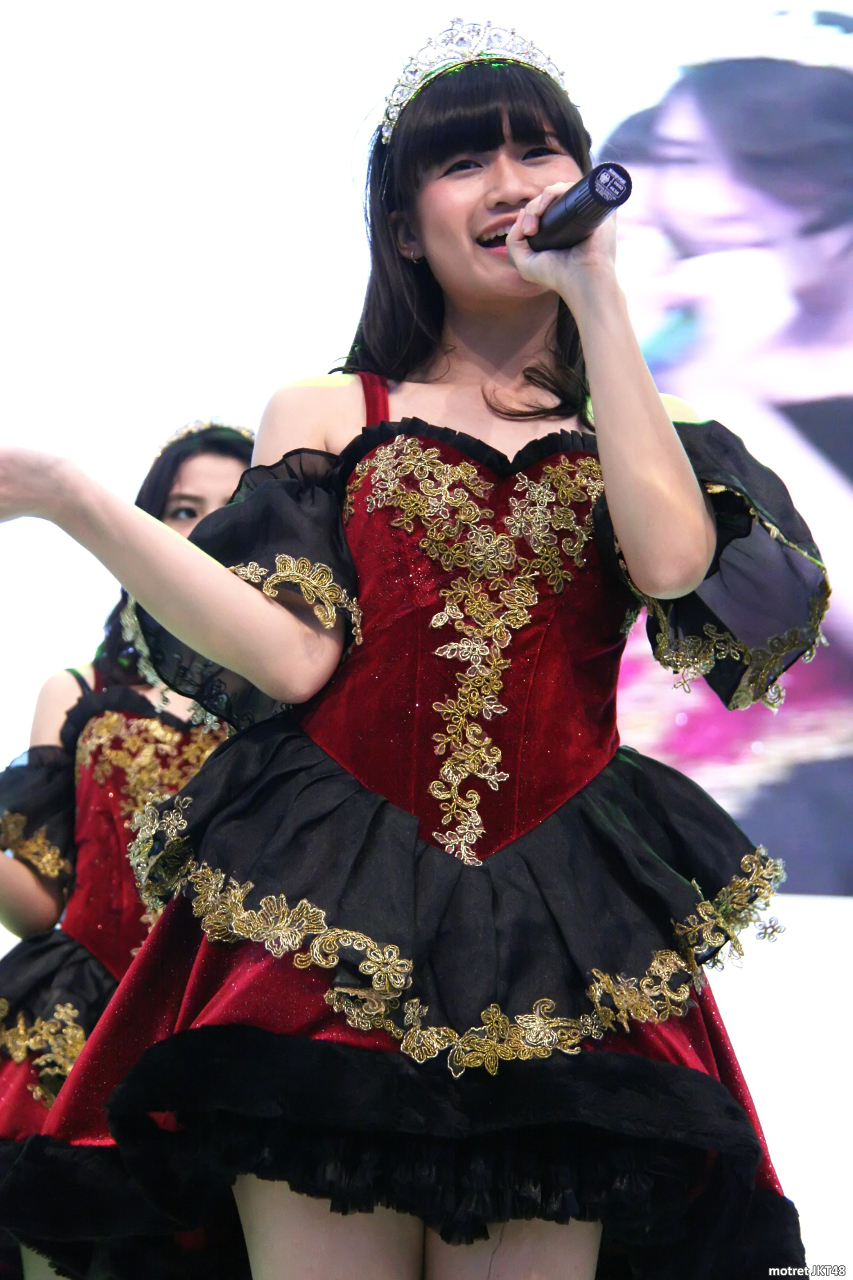 Sonia Natalia JKT48 Honda Booth GIIAS BSD City 22-08-2015