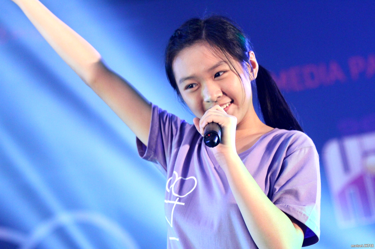 Tan Zhi Hui Celine JKT48 Refrain Penuh Harapan Handshake Festival Jakarta 17-08-2015