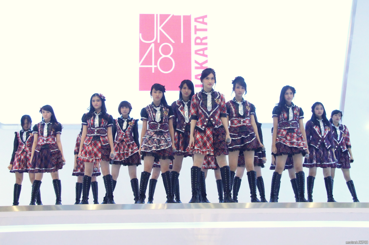 Tim J JKT48, Booth Honda, Gaikindo Indonesia International Auto Show (GIIAS), Serpong 29-08-2015