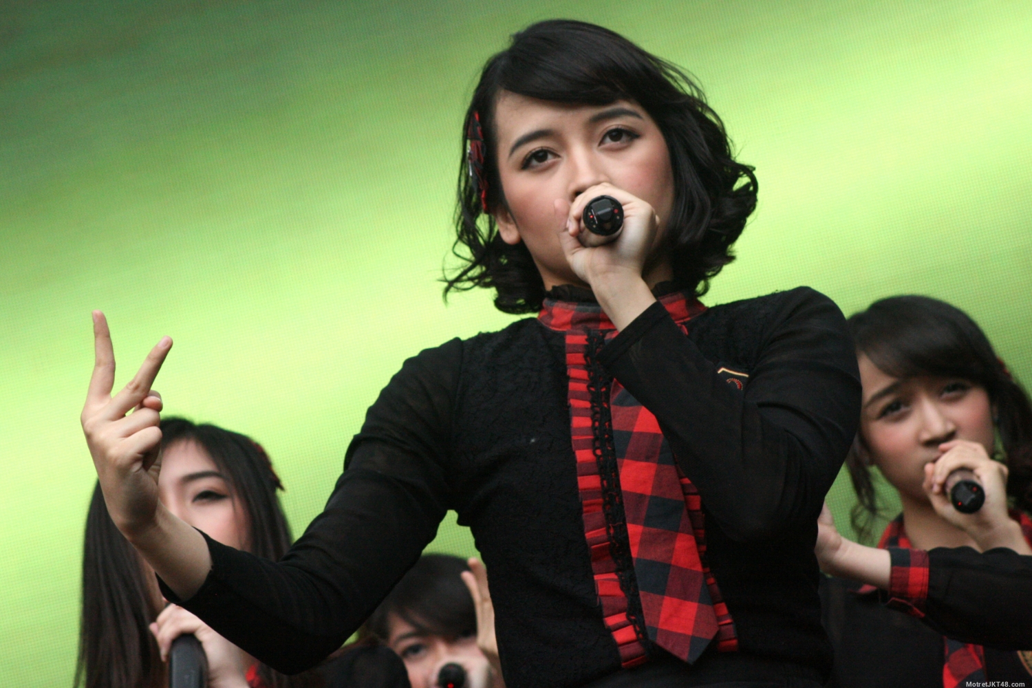 Devi Kinal Putri JKT48 Hai Day Jakarta 10-10-2015