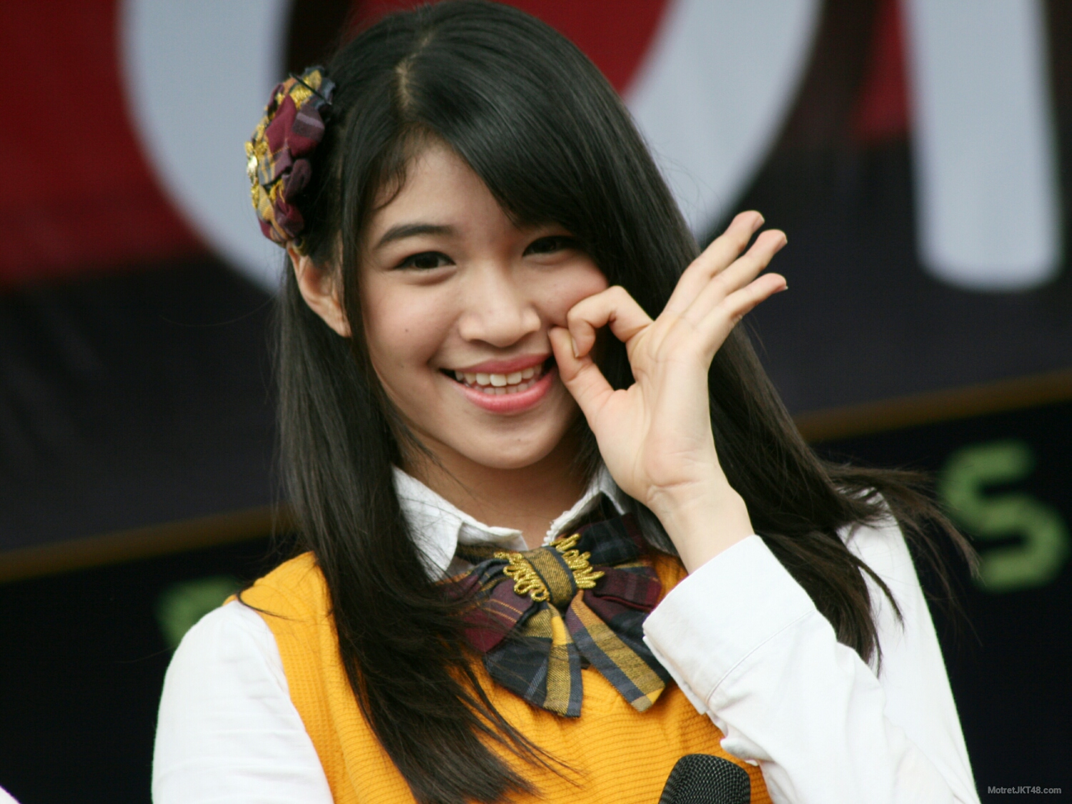 Shani Indira Natio JKT48 Salvatore Pentas Seni (Pensi) SMP Negeri 3 Depok 17-12-2015