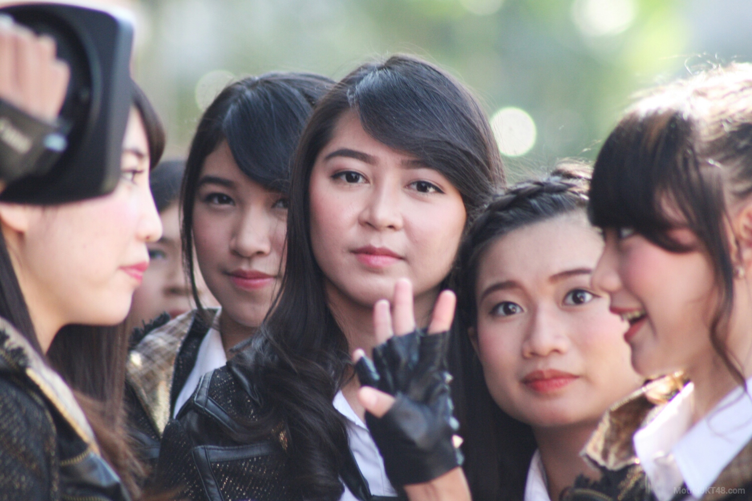 Veranda (Ve) Shani Sonia Yona Chikarina JKT48 HUT Dahsyat RCTI Tangerang 24-03-2016