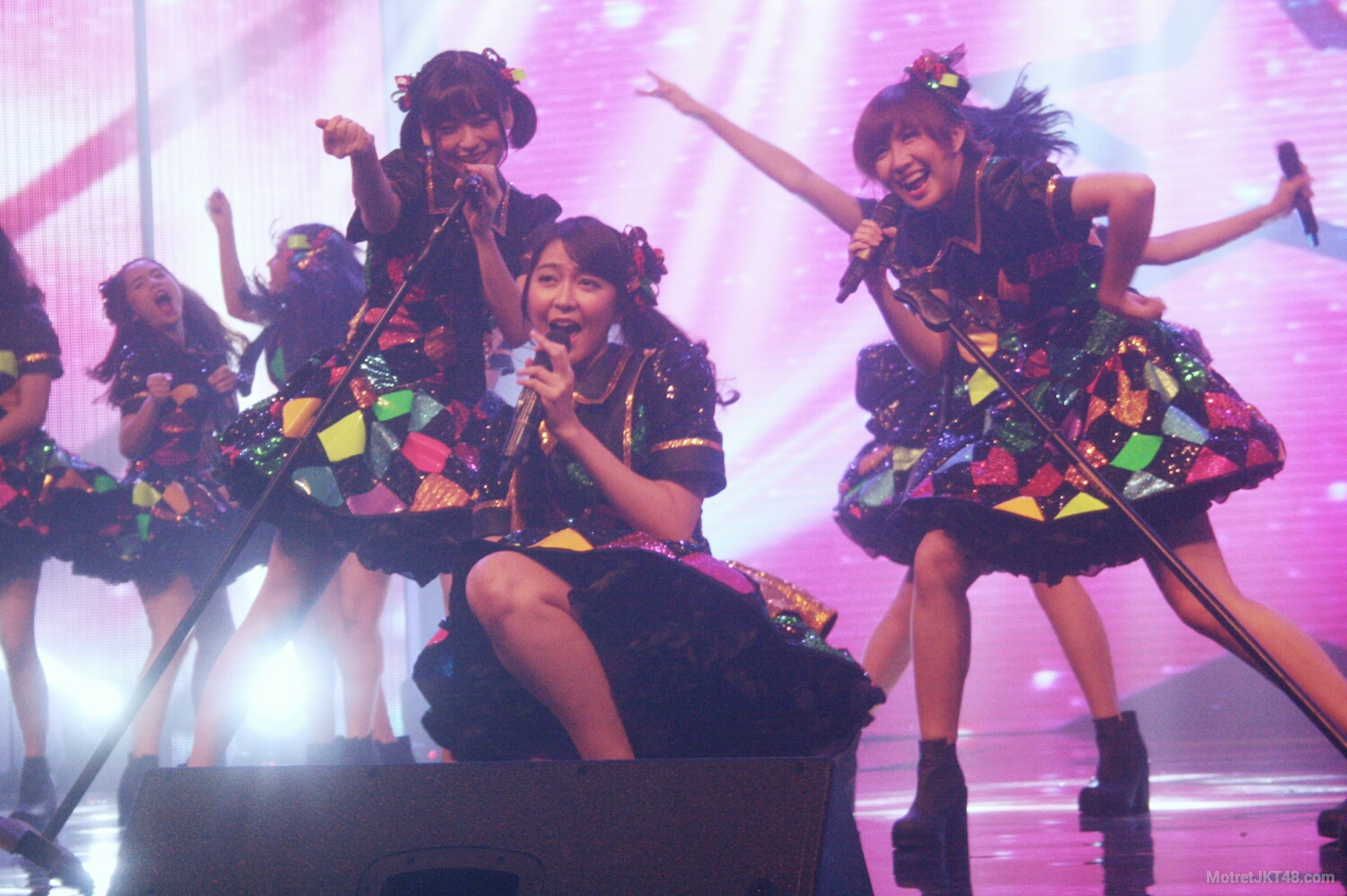 Jessica Veranda (Ve), Ghaida Farisya, Haruka Nakagawa JKT48 Mae Shika Mukanee (Hanya Lihat ke Depan) Harmoni Cinta HUT RTV Jakarta 18-05-2016