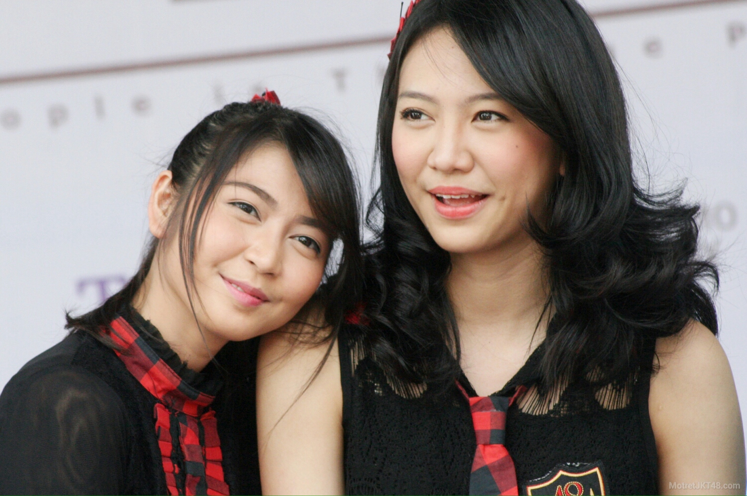 Jessica Veranda (Ve) & Shania Junianatha (Shanju) JKT48 Jakarta Kizuna Ekiden 15-05-2016