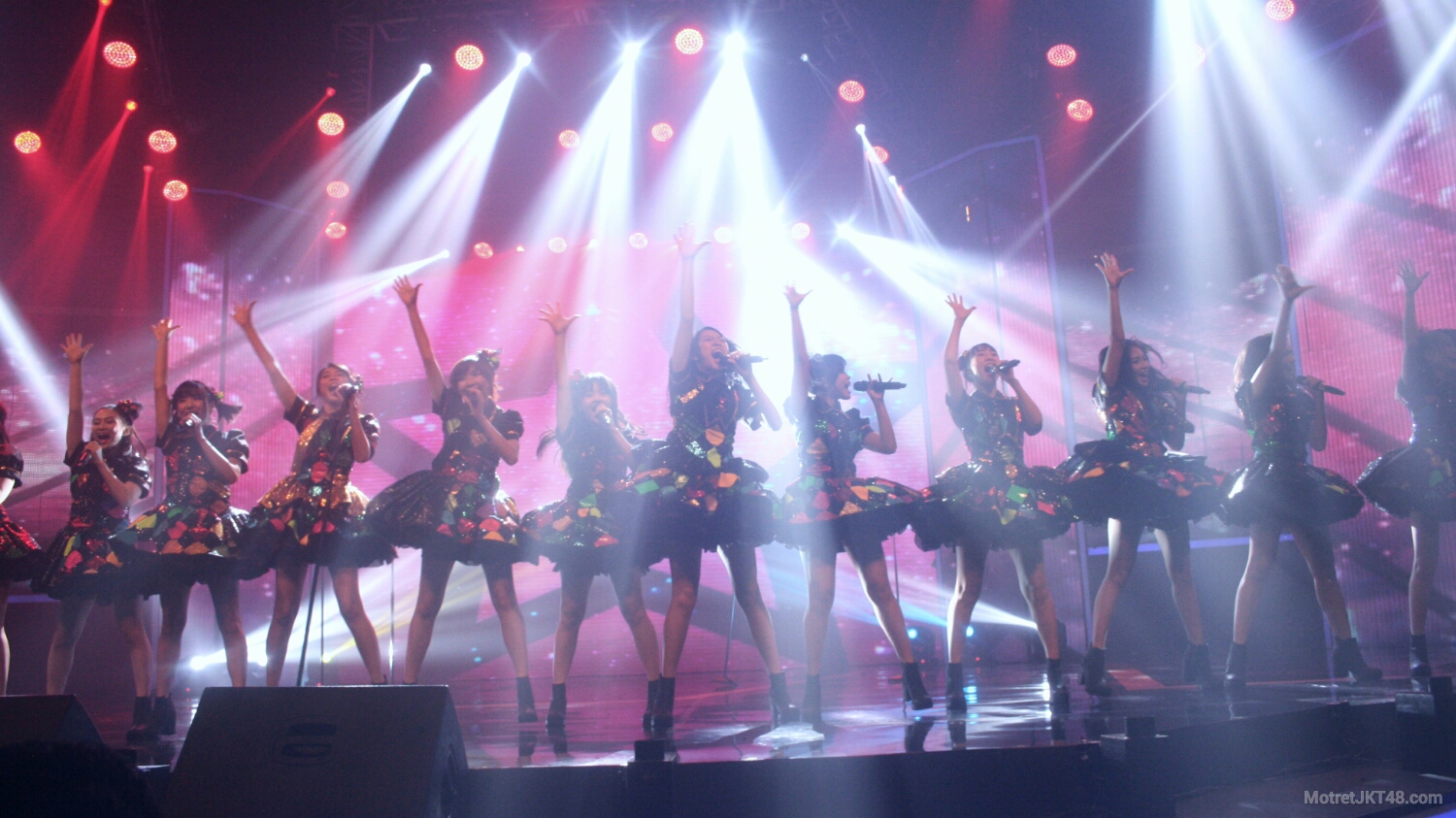 JKT48 Mae Shika Mukanee Harmoni Cinta HUT RTV Jakarta 18-05-2016