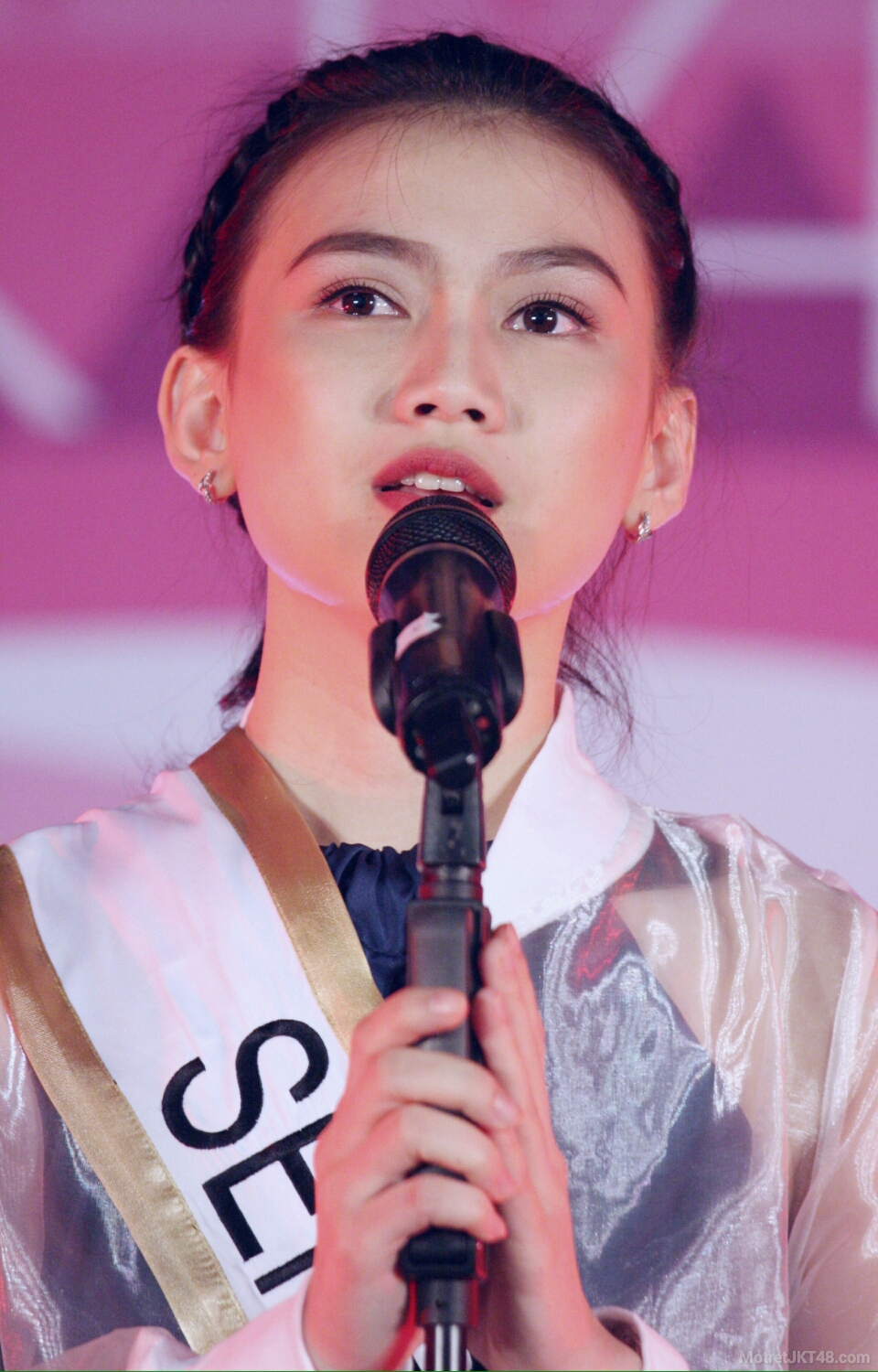 melody-nurramdhani-laksani-jkt48-mahagita-kamikyokutachi-handshake-hs-festival-jakarta-28-05-2016_wm3.jpg.jpeg