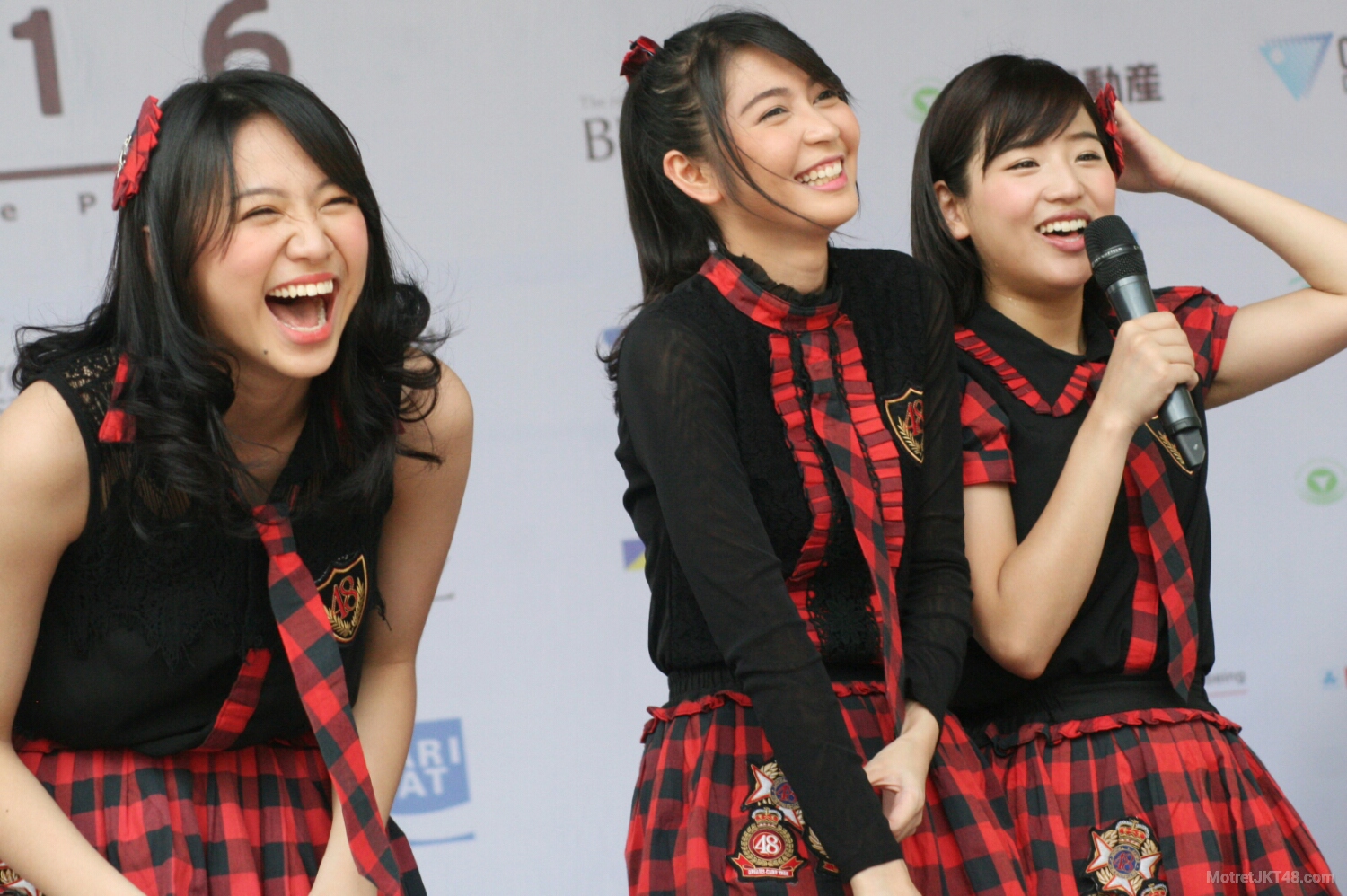 Shania Junianatha (Shanju), Jessica Veranda (Ve), Haruka Nakagawa JKT48 Jakarta Kizuna Ekiden 15-05-2016
