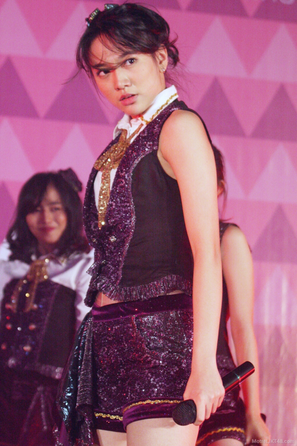 shania-junianatha-shanju-jkt48-mahagita-kamikyokutachi-handshake-hs-festival-jakarta-28-05-2016_wm.jpg.jpeg