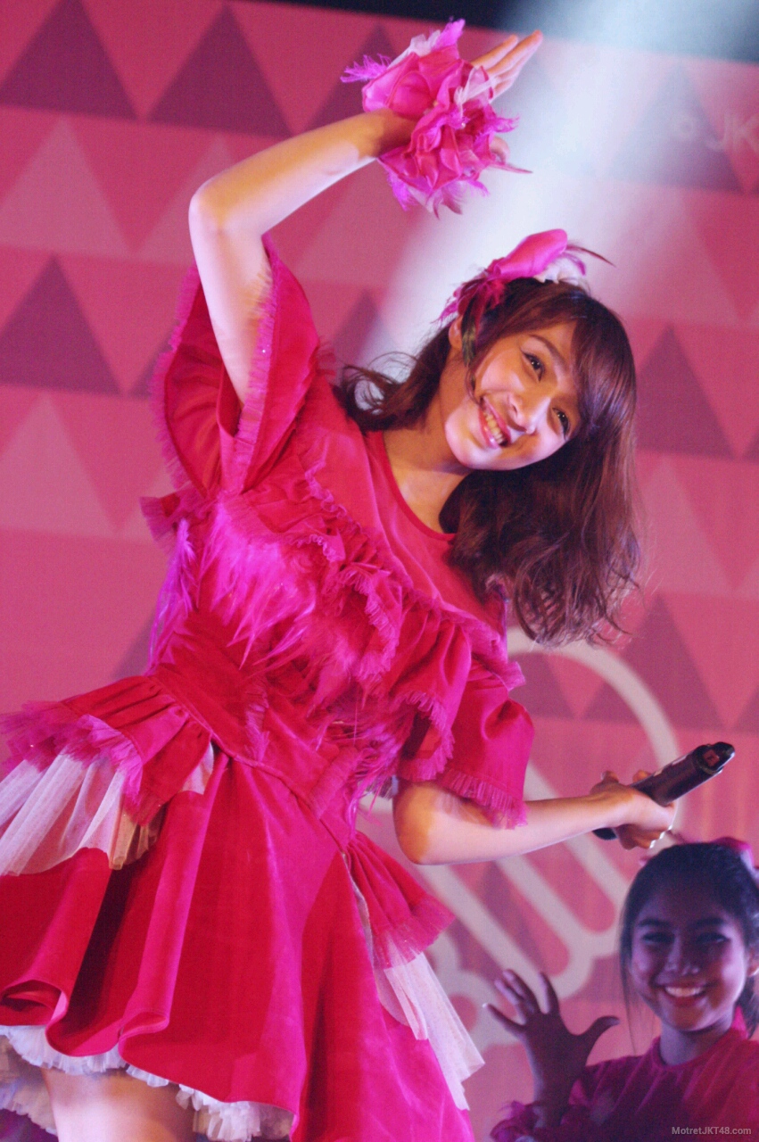 ayana-shahab-achan-jkt48-mahagita-kamikyokutachi-handshake-hs-festival-jakarta-28-05-2016_r.jpg.jpeg
