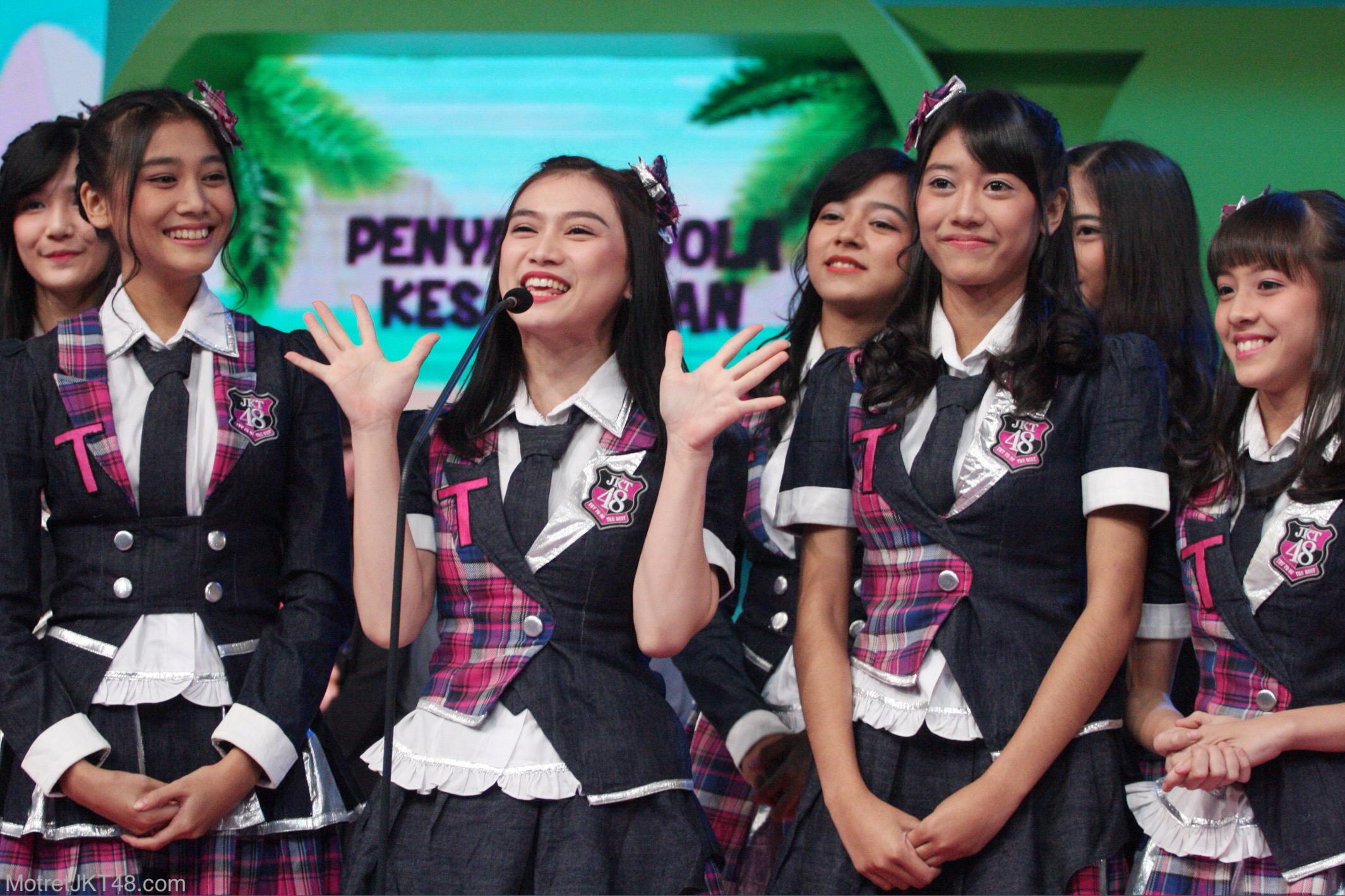 JKT48 Mom & Kids Awards MNC TV 19-12-2016 2