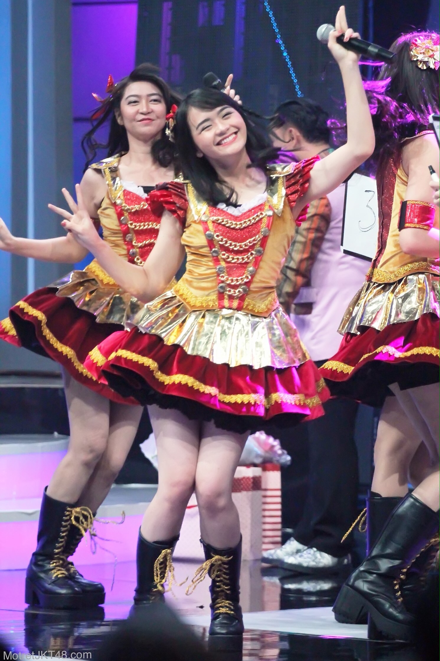 Riskha Fairunissa (Ikha) JKT48 Demi Nyai Trans 7 16-02-2017