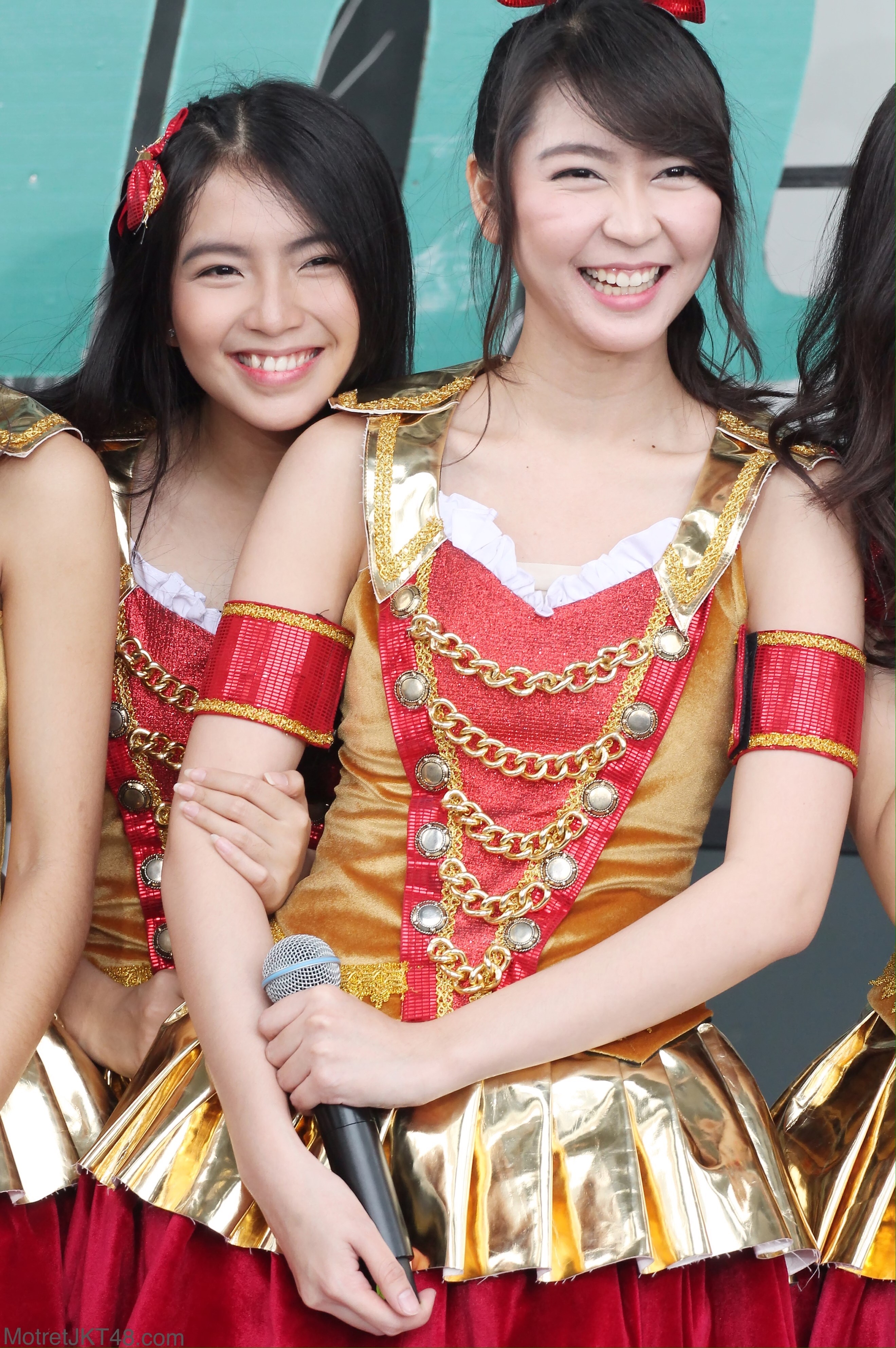 Shania Gracia & Jessica Veranda (Ve) JKT48 Rumah Mama Amy MNC TV Jakarta 10-02-2017 8