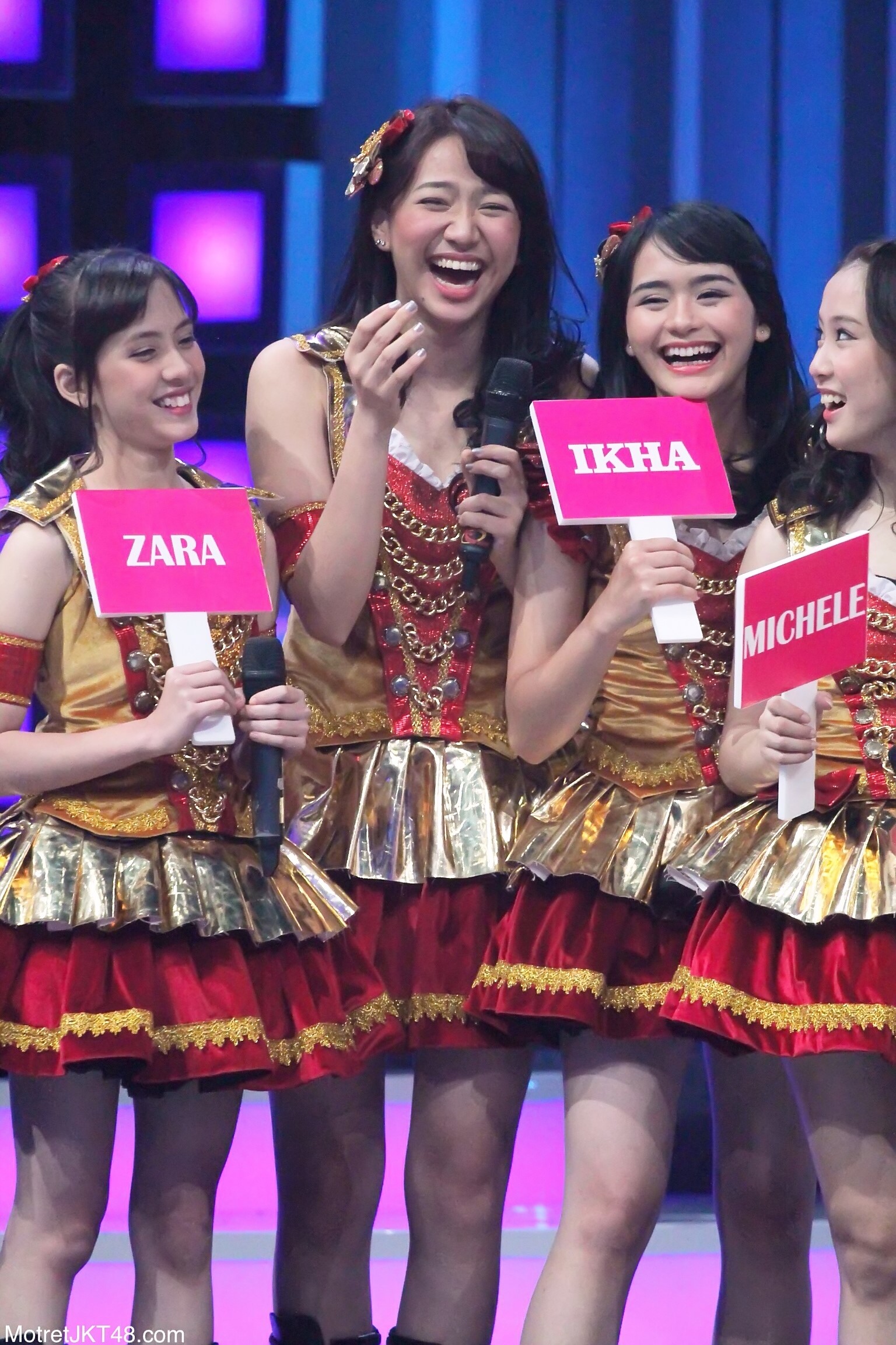 Zara, Shania (Shanju), Ikha, Michelle JKT48 Demi Nyai Trans 7 16-02-2017