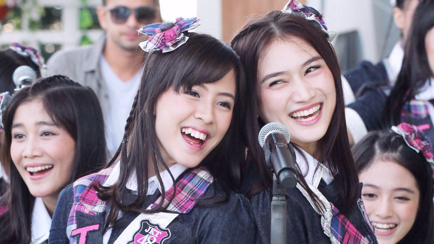 Adhisty Zara dan Melody Nurramdhani Laksani JKT48 Rumah Mama Amy MNC TV Jakarta 28-04-2017